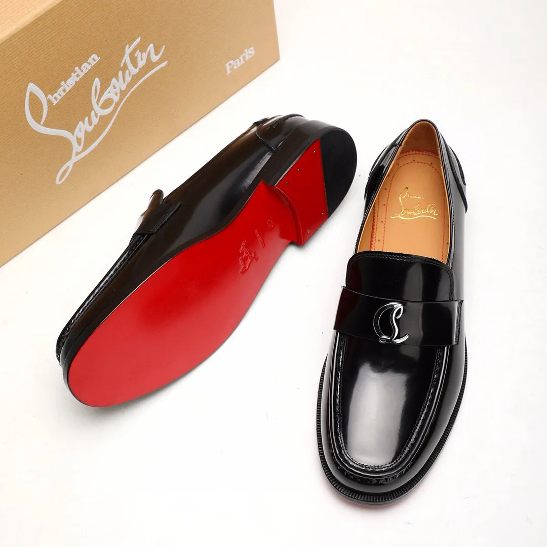 Batch 1,080 yuan 💰••New real shots••CL～High-end men’s 👔casual•loafers with red soles! ••🆑Genuine and top-quality goods from original orders ••✅💯 Purchase goods from top-quality original orders! Original imported patterned cowhide ➕Imported cowhide lining ➕Cowhide feet ➕Original leather outsole~🉑️Feel free to compare the authentic ones! Size: 38-44 (45.46.47 can be customized)